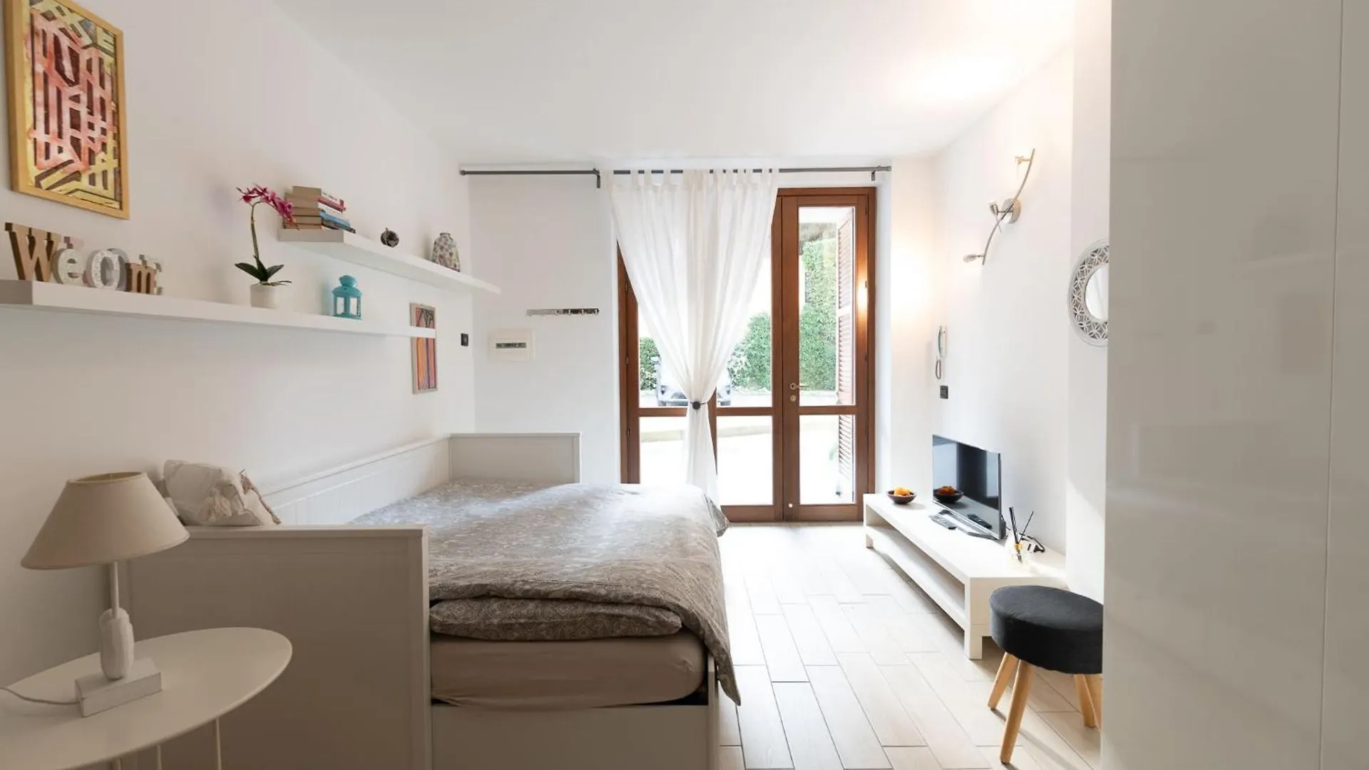 Cimoneight Apartment Varese